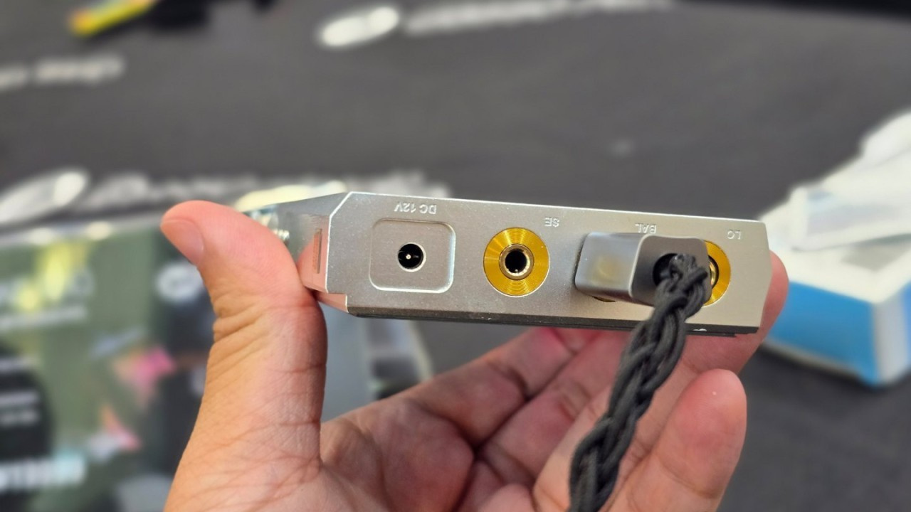 Connections of the iBasso DX270 DAP.