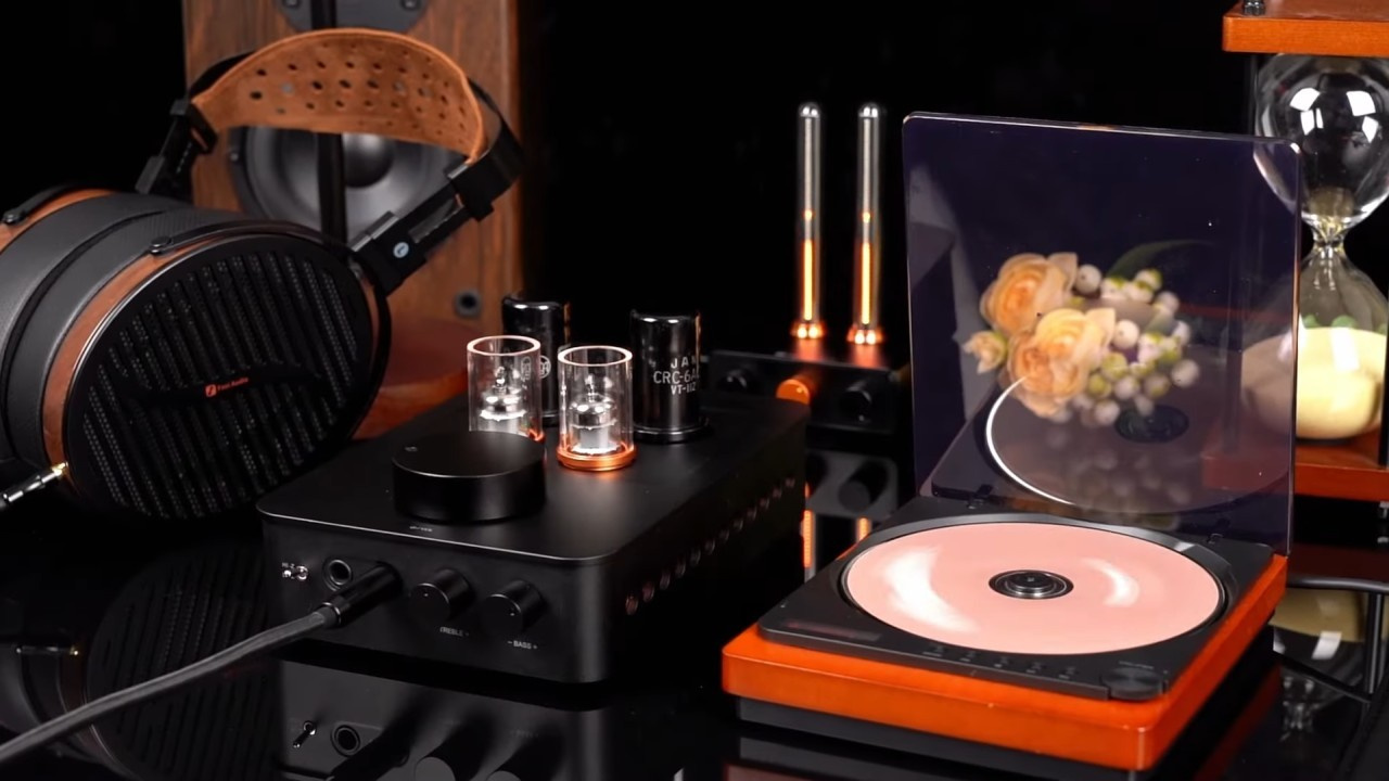 Fosi GR70 tube amplifier.