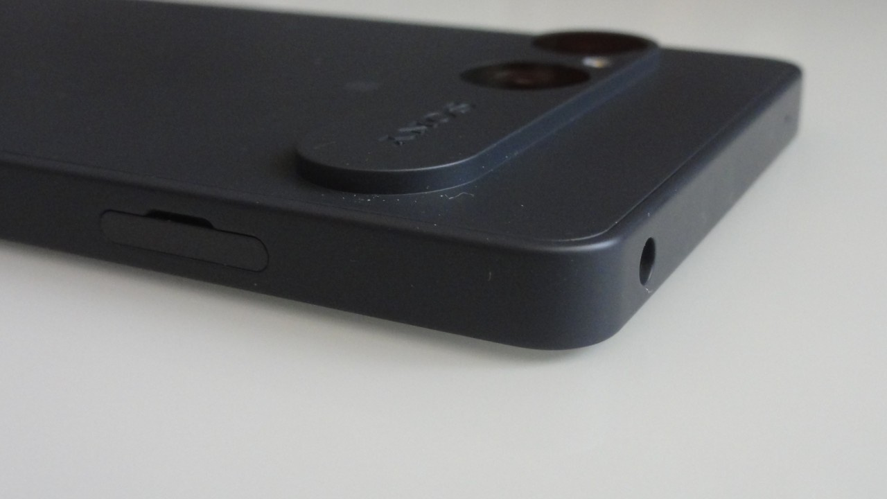 Image - Best Smartphones with Headphone Jack and microSD Card Slot in 2026