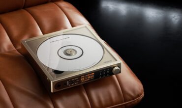 News - FiiO DM15 R2R Portable CD Player Launches in Titanium Gold