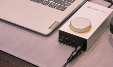 News - JadeAudio launches GIGAS 1 desktop headphone amp with 4.6W