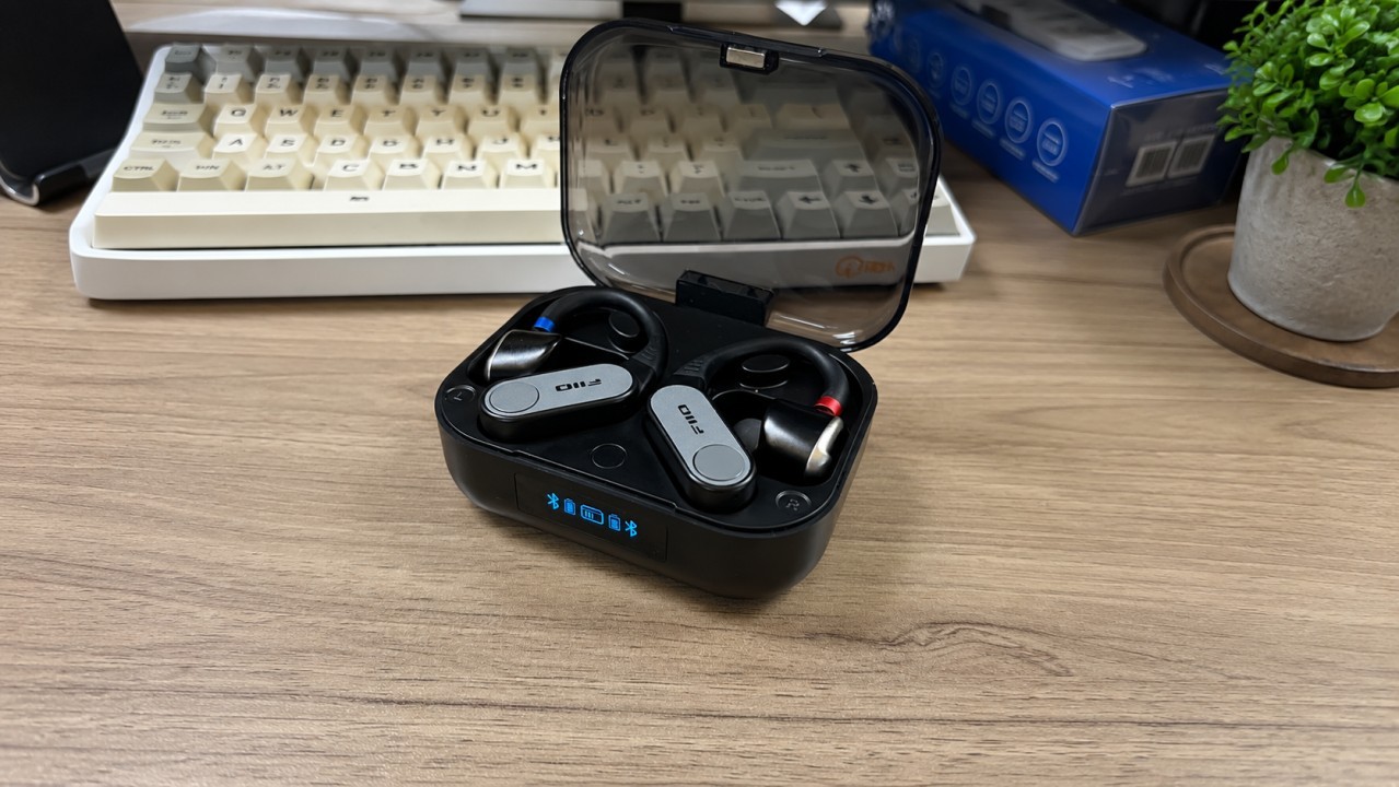 Image - FiiO UTWS17 launches with detachable MMCX and 0.78mm connectors