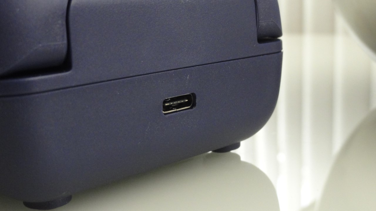 Porta UBS-C do desumidificador elétrico SoundLink Aid 500.