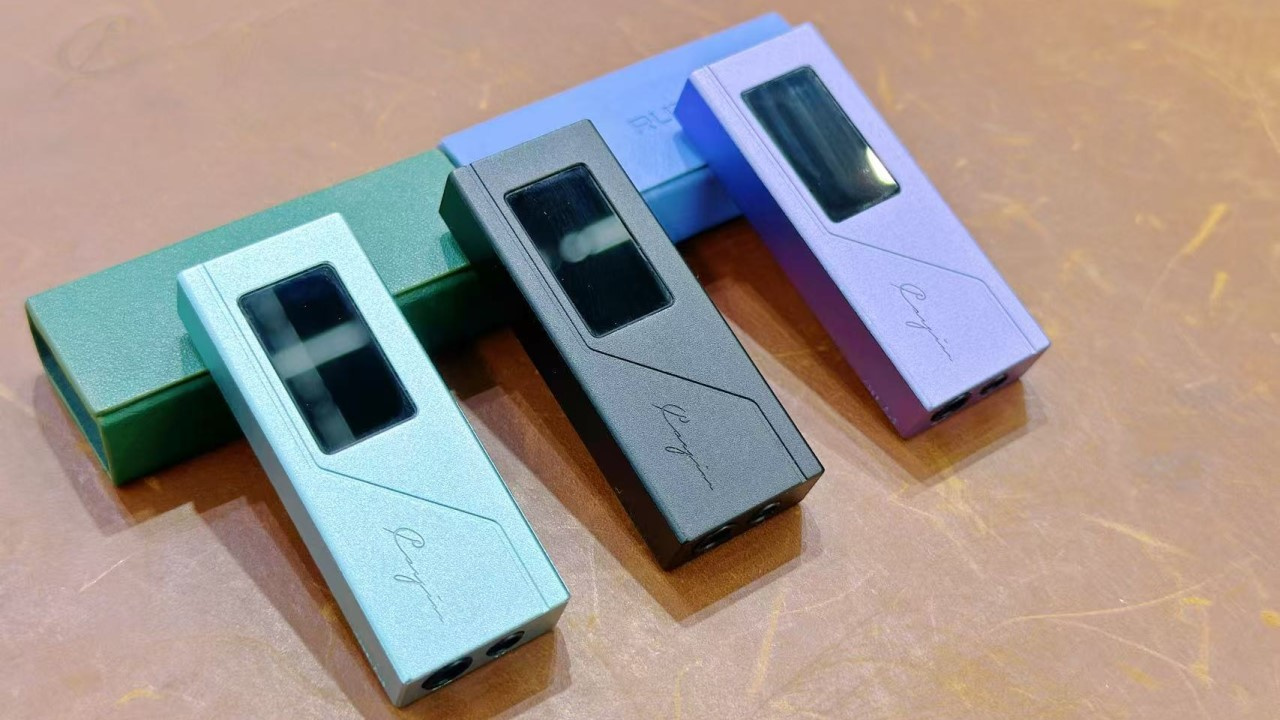 Foto do DAC/amp (dongle) Cayin RU3.