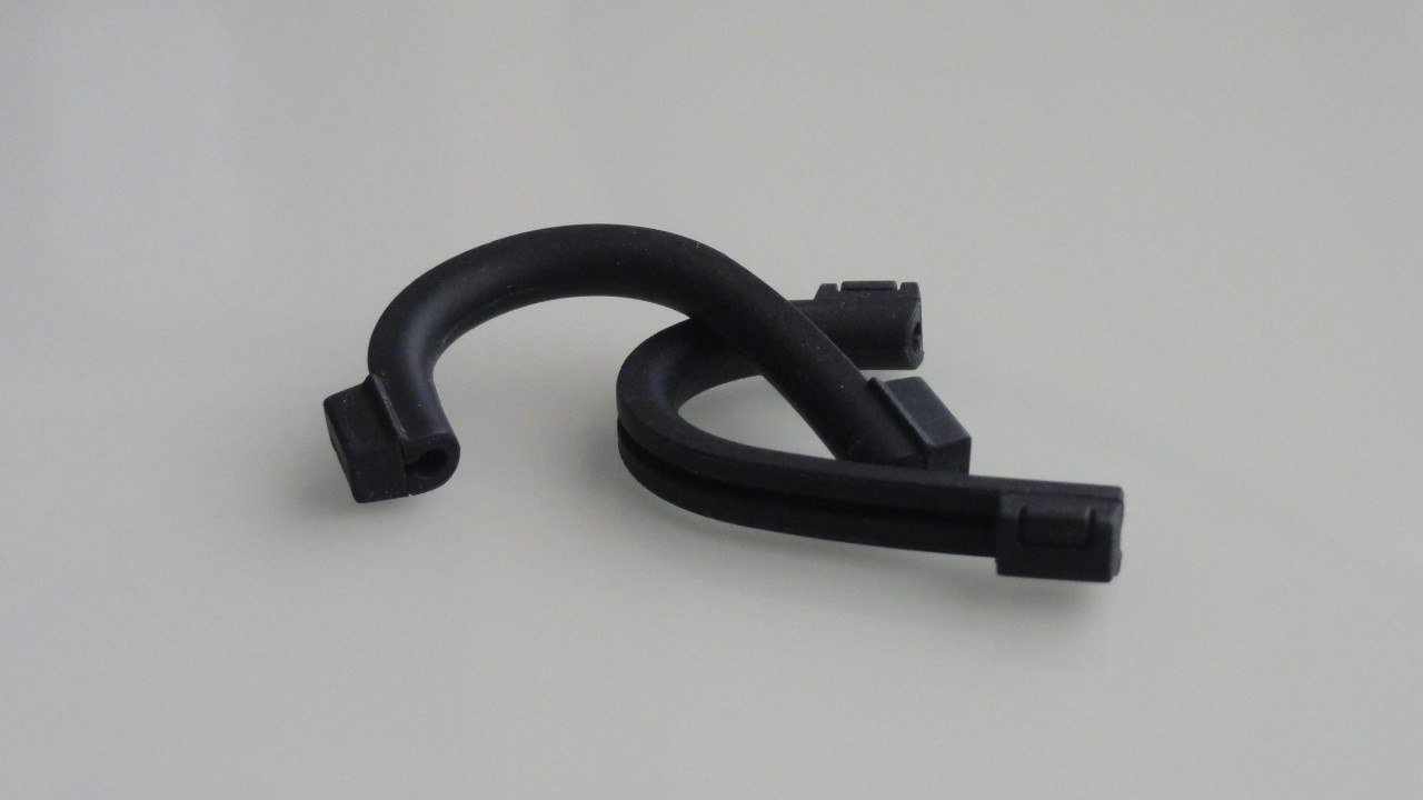 Ganchos (hooks) que vem junto com o fone de ouvido in-ear monitor (IEM) Final Audio A4000.