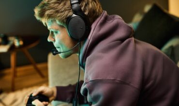 Notícia - Sennheiser lança cabo com microfone para transformar headphones em headsets