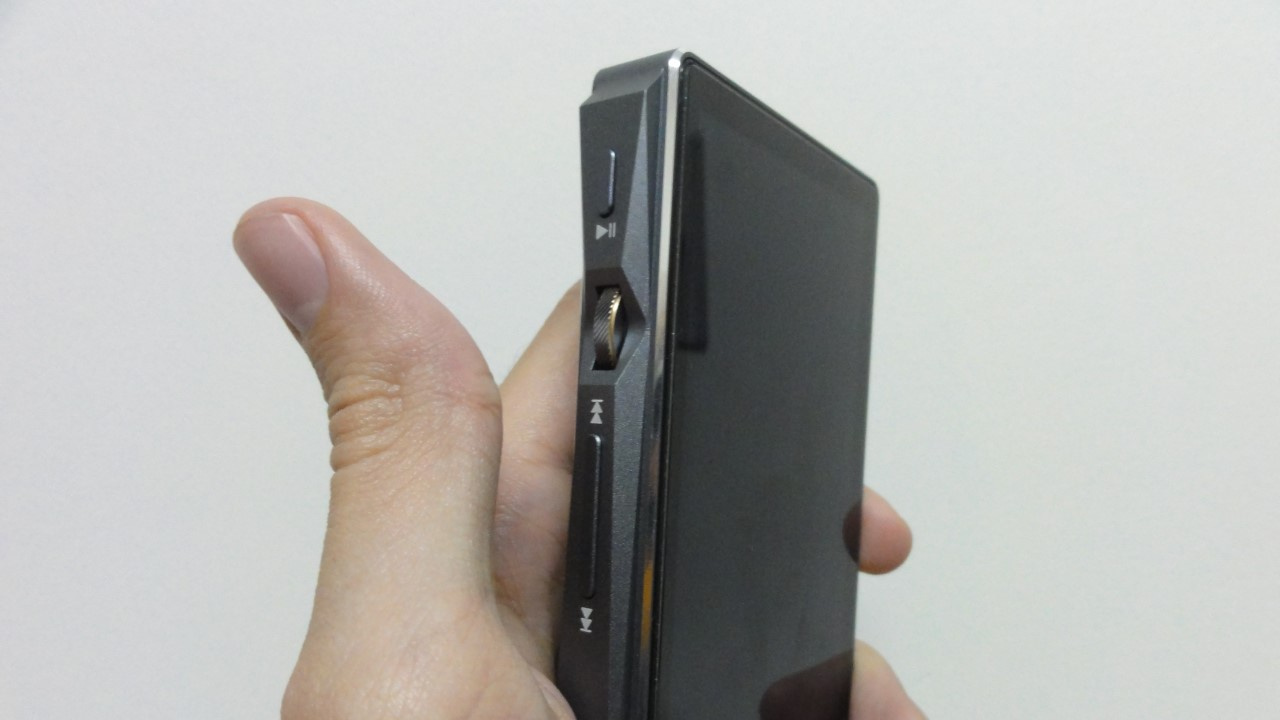 Knob para ajuste de volume em um DAP (Digital Audio Player).