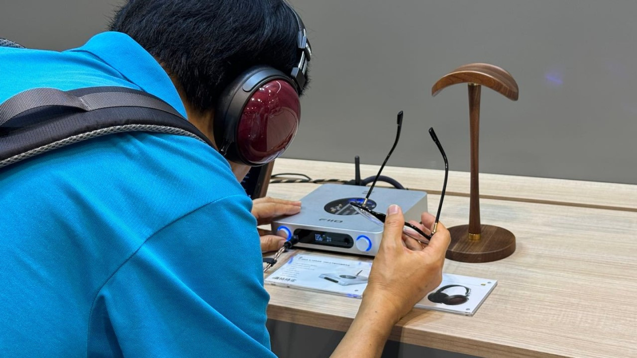DAC/amp com DAC R2R FiiO K13 na SIAS.