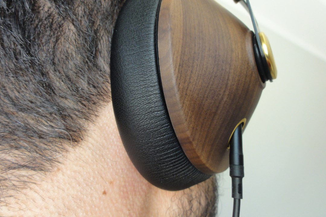 Problema de selamento das ear pads ("almofadas") do Meze 99 Classics.