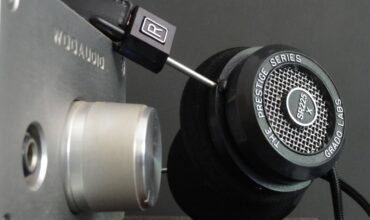 Notícia - Análise do Grado SR225X: Som com sensação de se ouvir caixas em shows