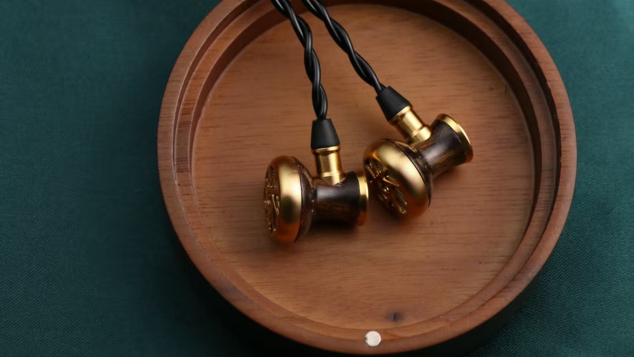 Notícia - SIVGA M300 ganha versão com plugue balanceado 4,4mm