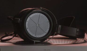 Notícia - Stax SR-009D: Sucessor do 009 mais barato que o 009S e o X9000